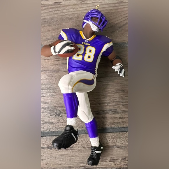 Hallmark NEW 2011 NFL Football Legends Adrian Peterson 17th Christmas Ornament - Picture 4 of 10